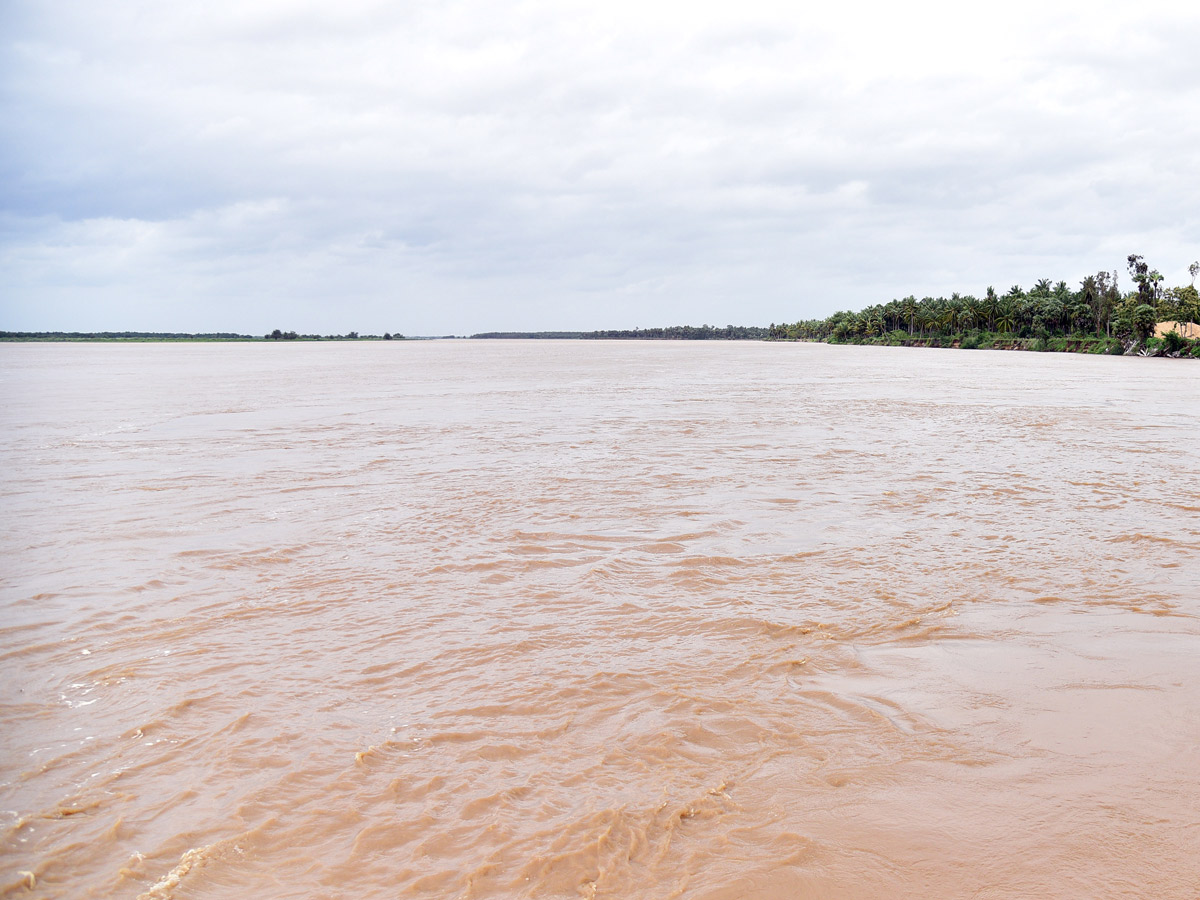 Boat Accident at Yanam Photo Gallery - Sakshi11
