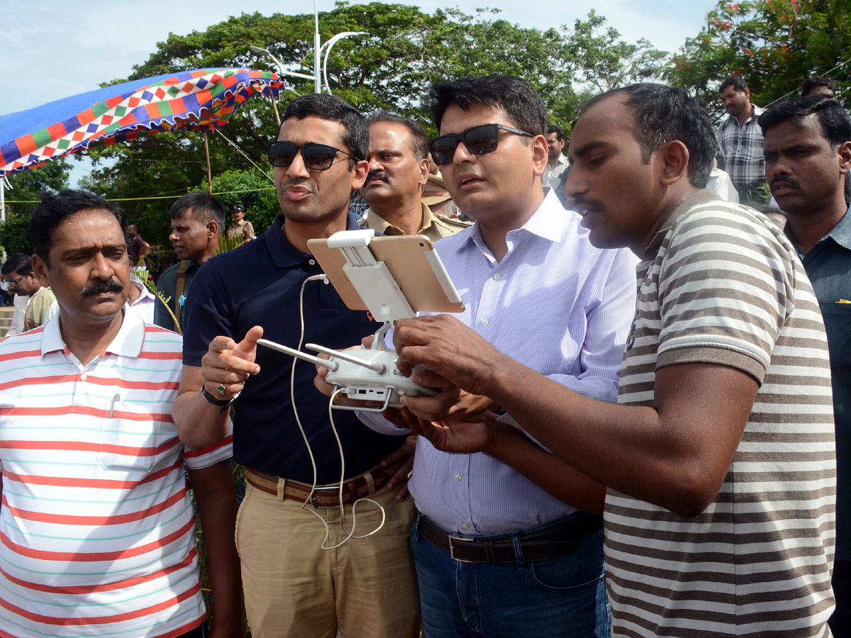 Boat Accident at Yanam Photo Gallery - Sakshi15