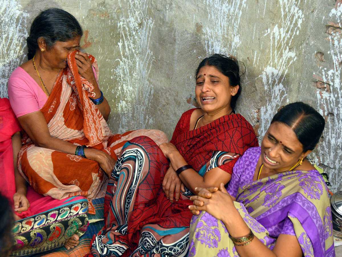 Boat Accident at Yanam Photo Gallery - Sakshi7