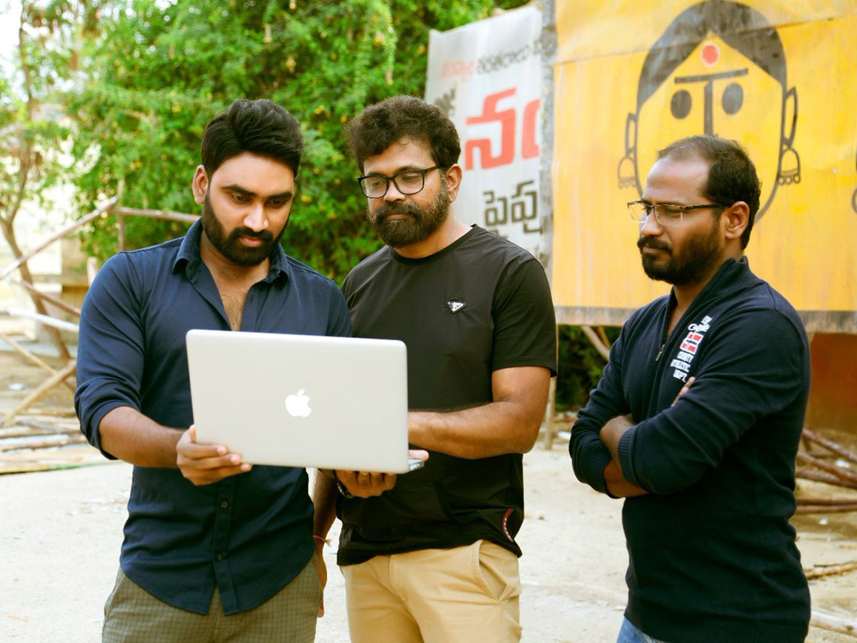 Anthaku minchi Movie stills Photo Gallery - Sakshi5