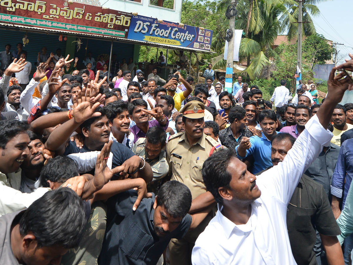 Ys Jagan Padayatra in Kakinada Photo Gallery - Sakshi22