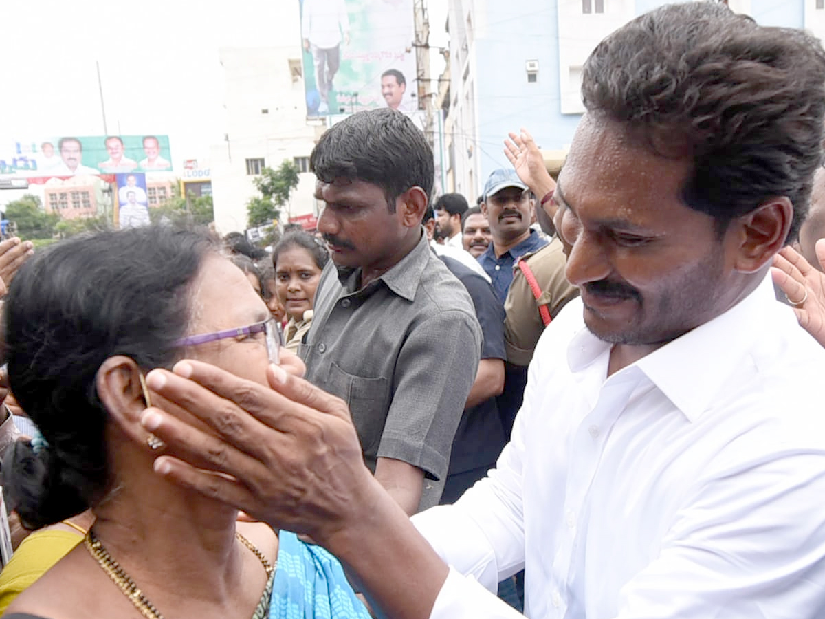 Ys Jagan Mohan Reddy Padayatra day 217 PHoto Gallery - Sakshi12