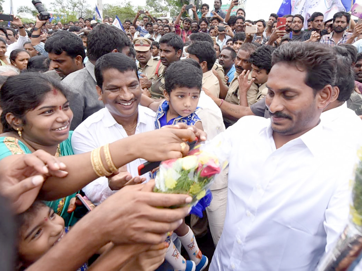 Ys Jagan Mohan Reddy Padayatra day 217 PHoto Gallery - Sakshi14