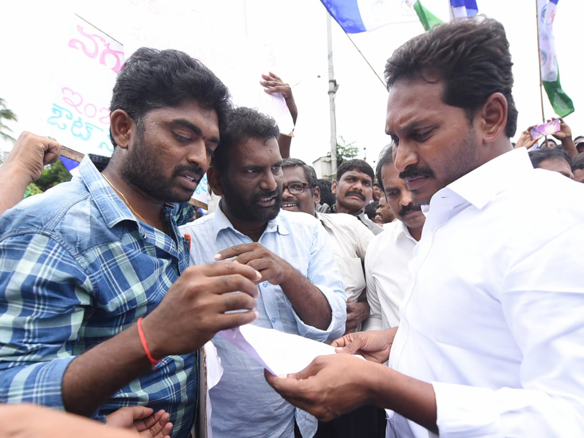 Ys Jagan Mohan Reddy Padayatra day 217 PHoto Gallery - Sakshi8