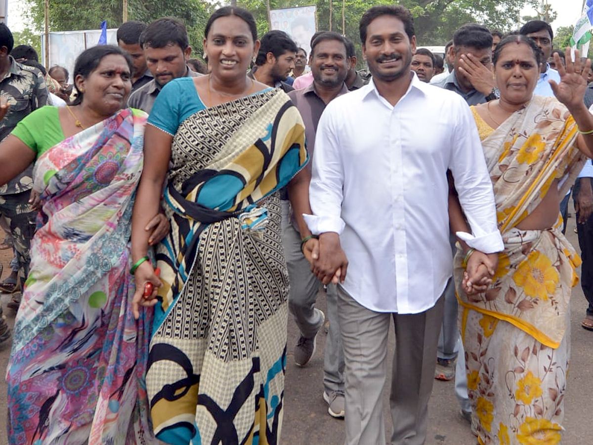 Ys Jagan Mohan Reddy Padayatra day 221 PHoto Gallery - Sakshi8