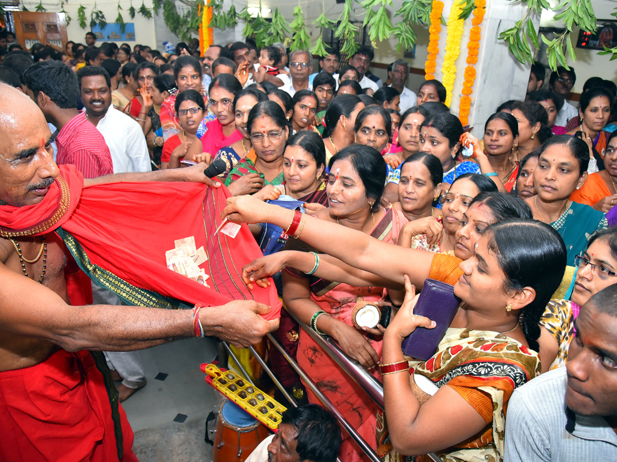 Guru Purnima in Andhra pradesh Photo Gallery - Sakshi14