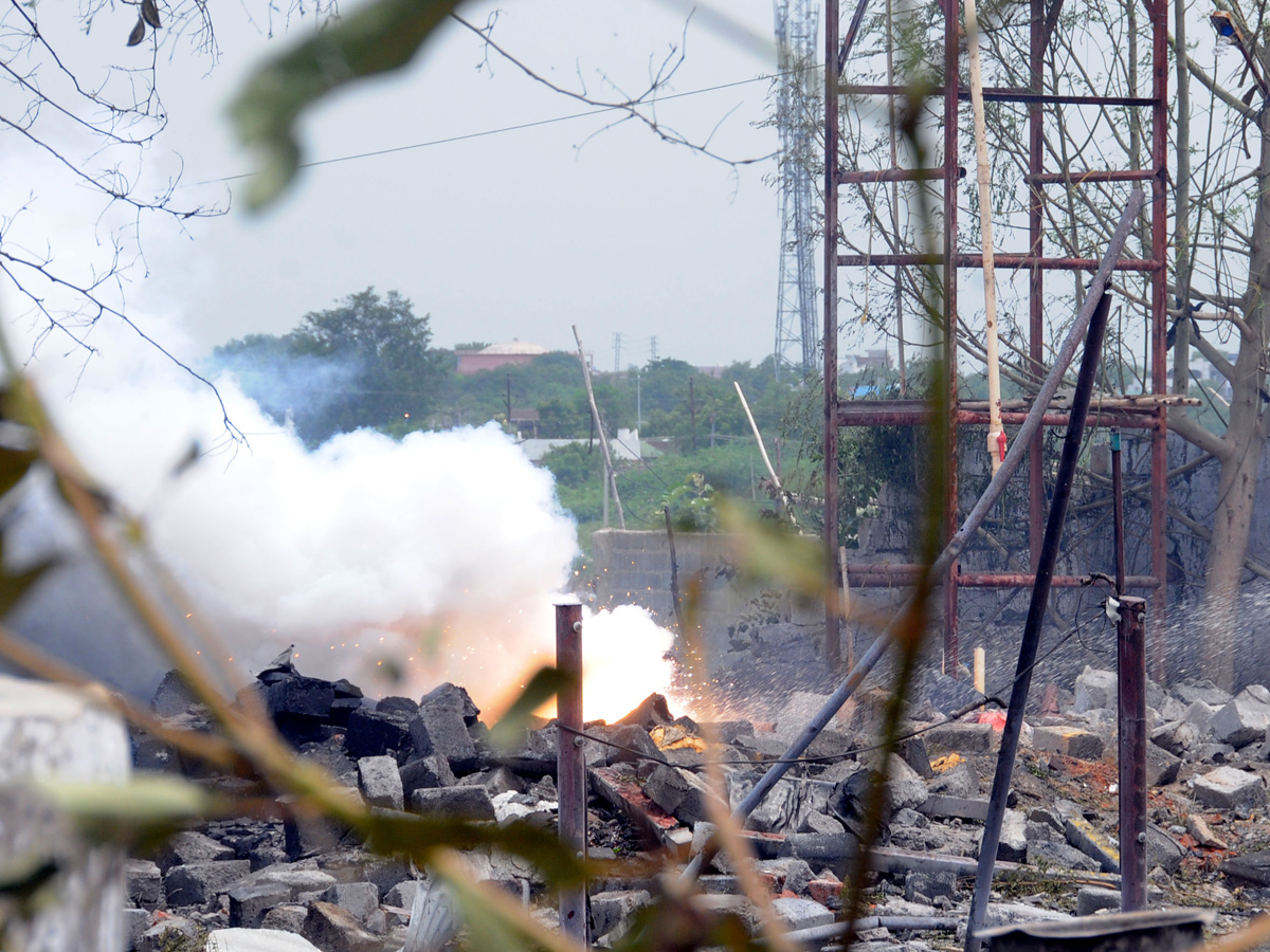 Fire Accident in Warangal Badrakali Cracker Factory - Sakshi25