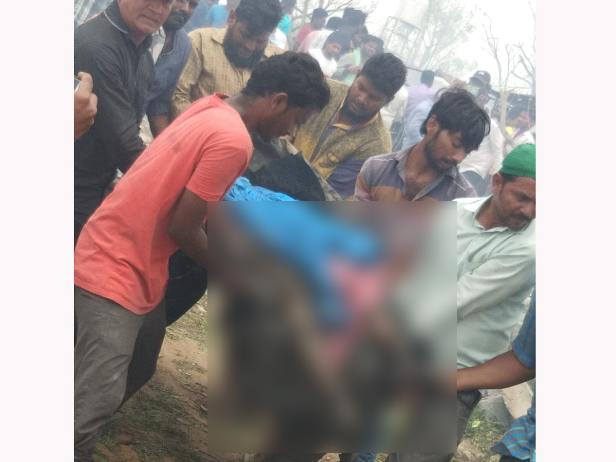 Fire Accident in Warangal Badrakali Cracker Factory - Sakshi5
