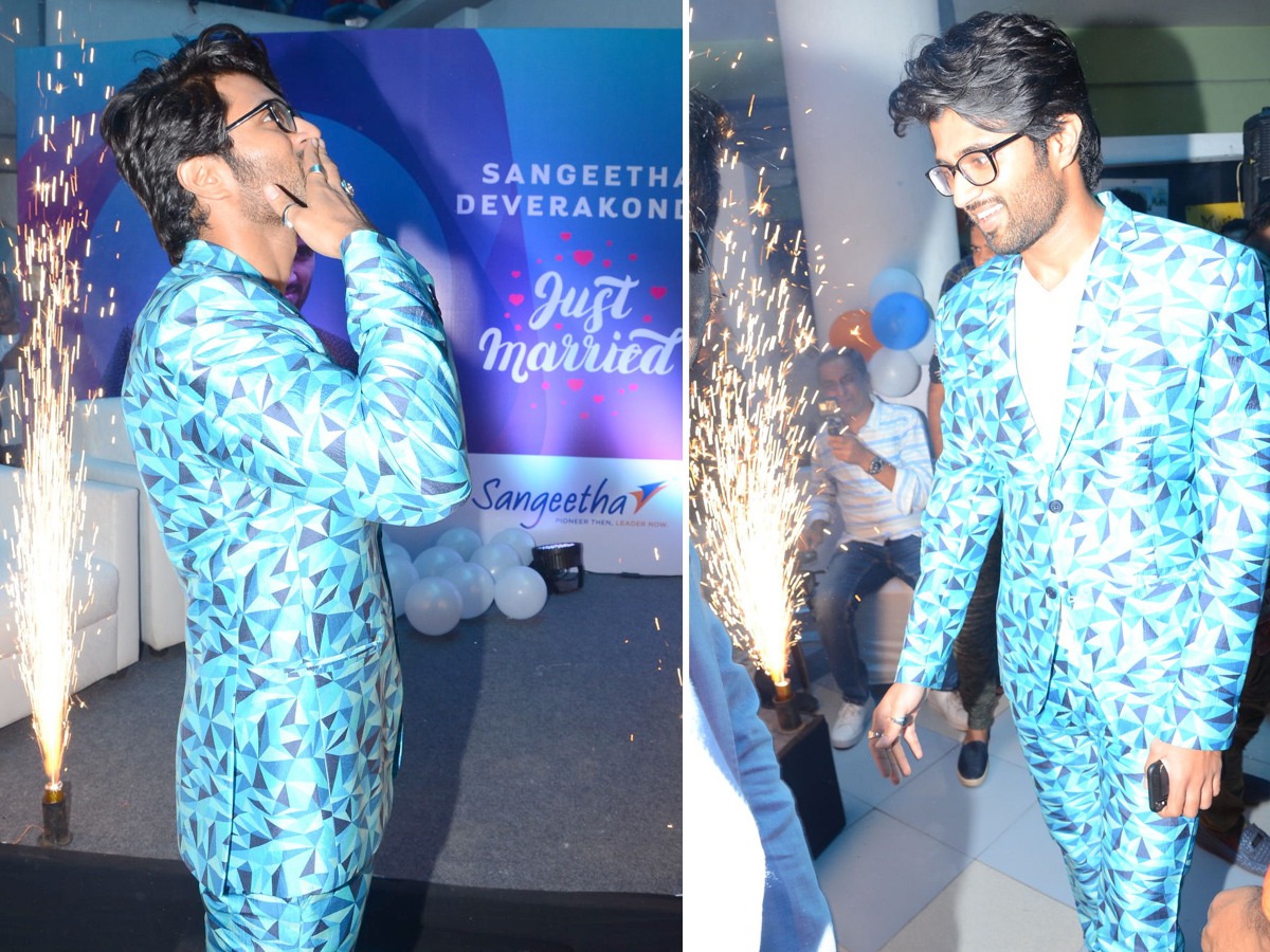vijay devarakonda as brand ambassador sangeetha mobiles Photo Gallery - Sakshi6