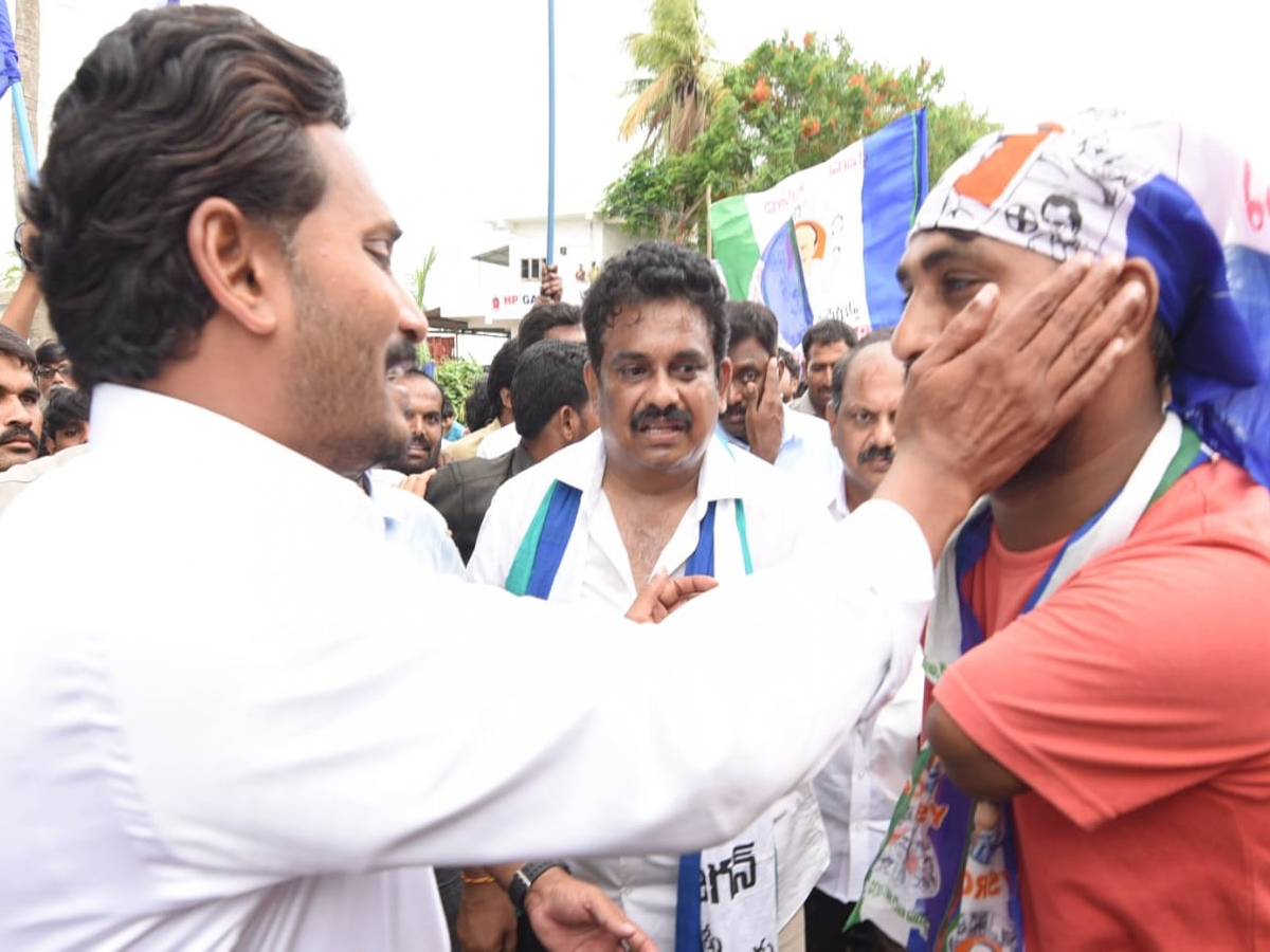Ys Jagan Mohan Reddy Padayatra day 209 photos in Rayavaram - Sakshi10