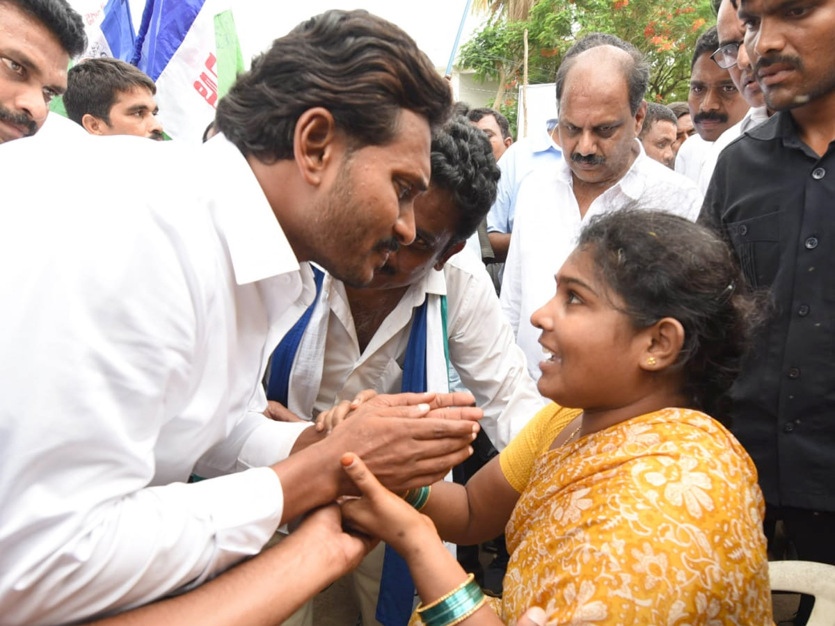 Ys Jagan Mohan Reddy Padayatra day 209 photos in Rayavaram - Sakshi9