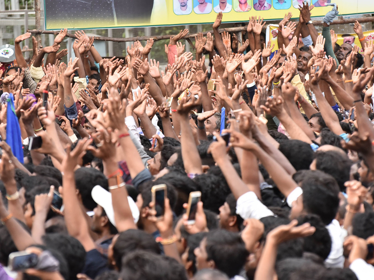 Ys jagan padayatra photo gallery - Sakshi17