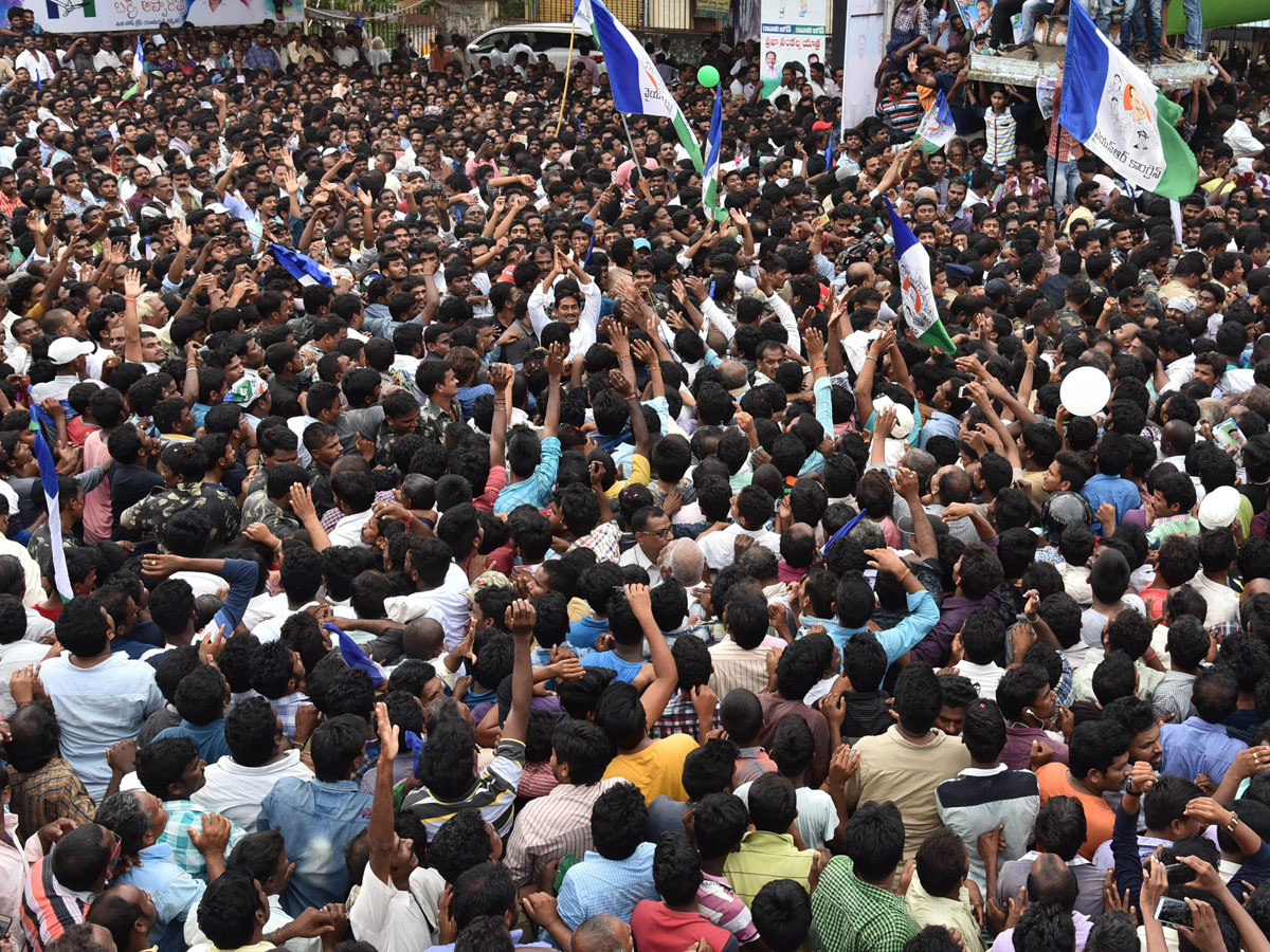 Ys jagan padayatra photo gallery - Sakshi18