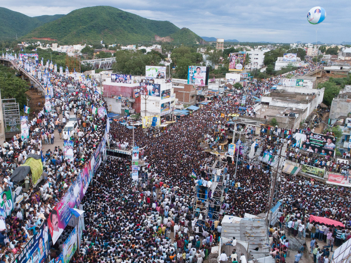 Ys jagan padayatra photo gallery - Sakshi5