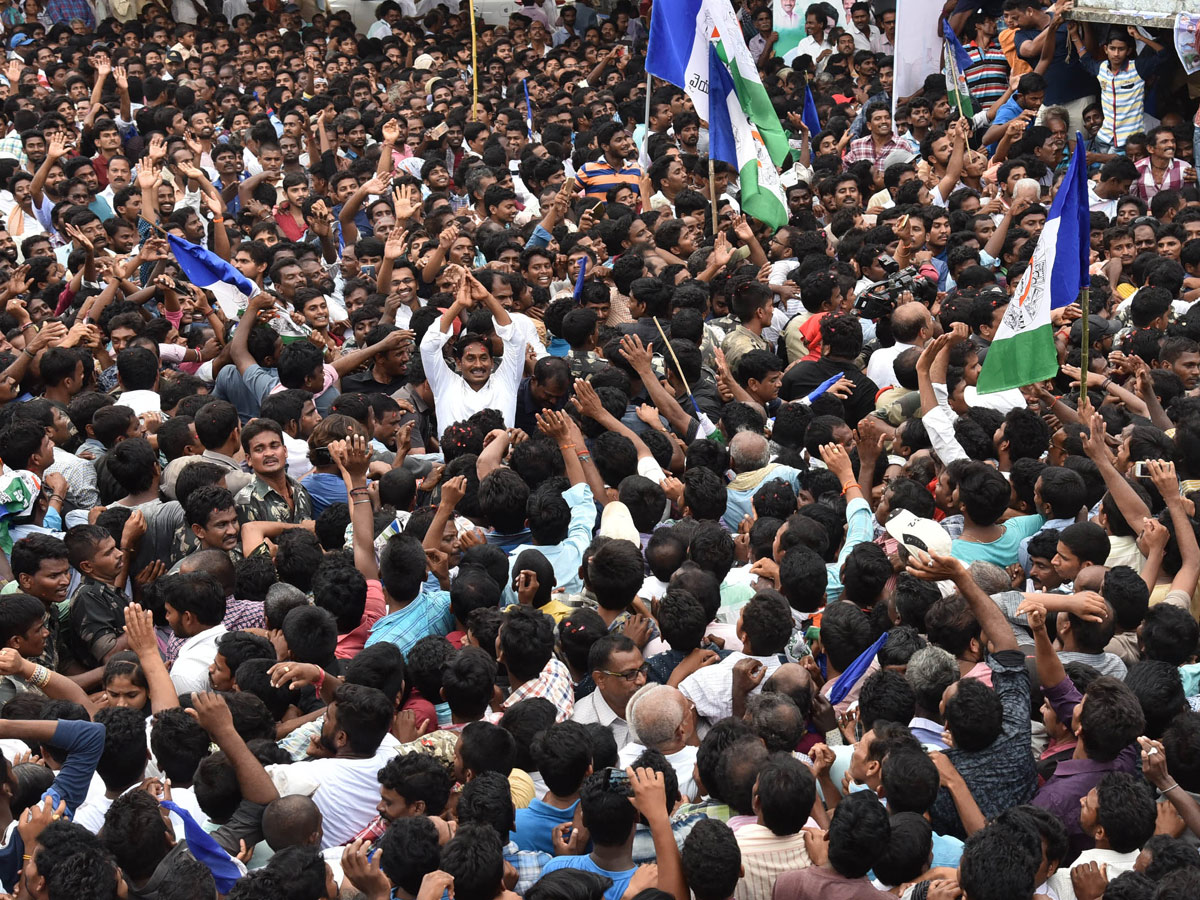 Ys jagan padayatra photo gallery - Sakshi6