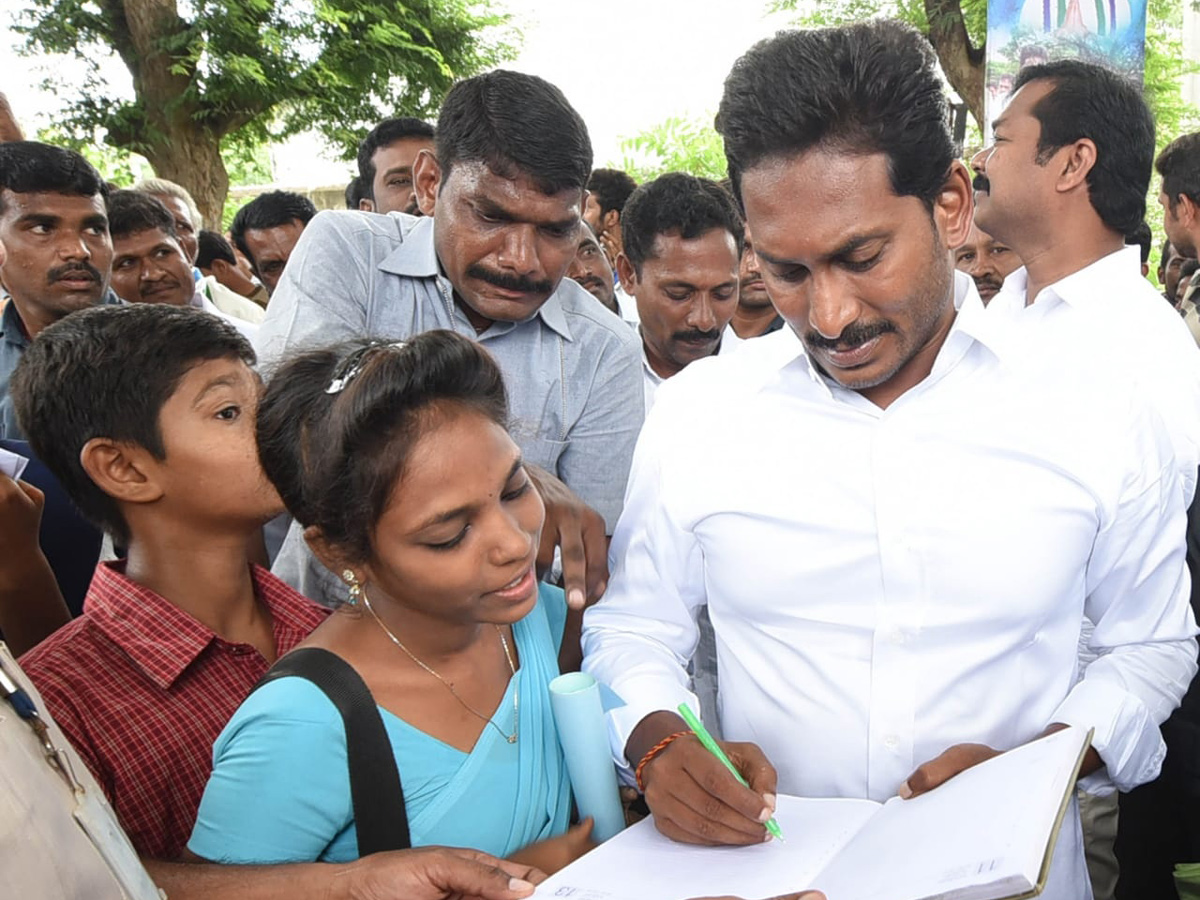Ys jagan padayatra photo gallery - Sakshi3