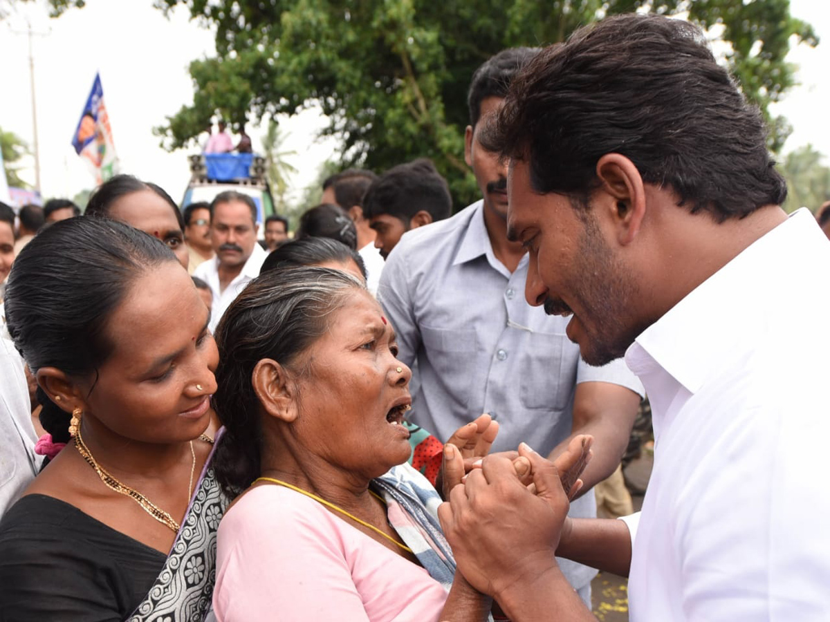 YS jagan padayatra photo gallery - Sakshi12
