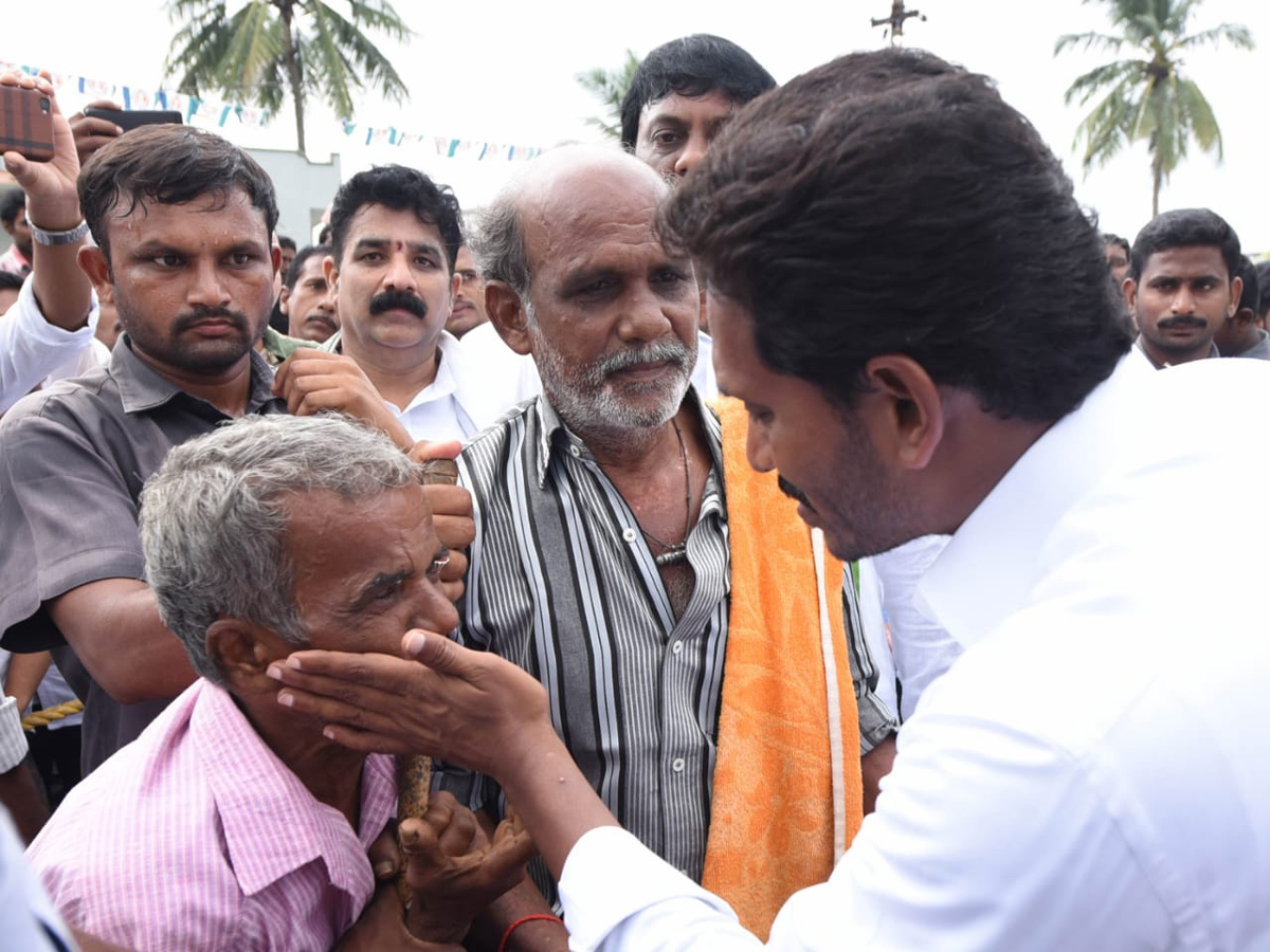 YS jagan padayatra photo gallery - Sakshi17