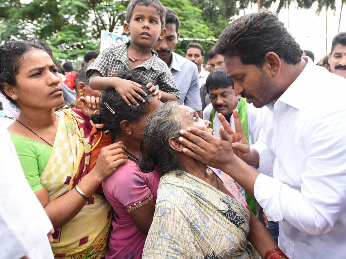 YS jagan padayatra photo gallery - Sakshi5