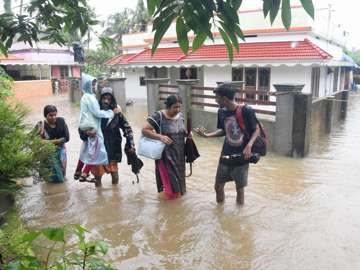 Kerala floods Photo Gallery - Sakshi11