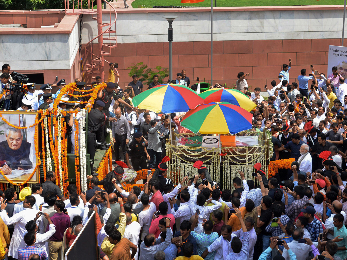 Atal Bihari Vajpayee's funeral Photo Gallery - Sakshi15