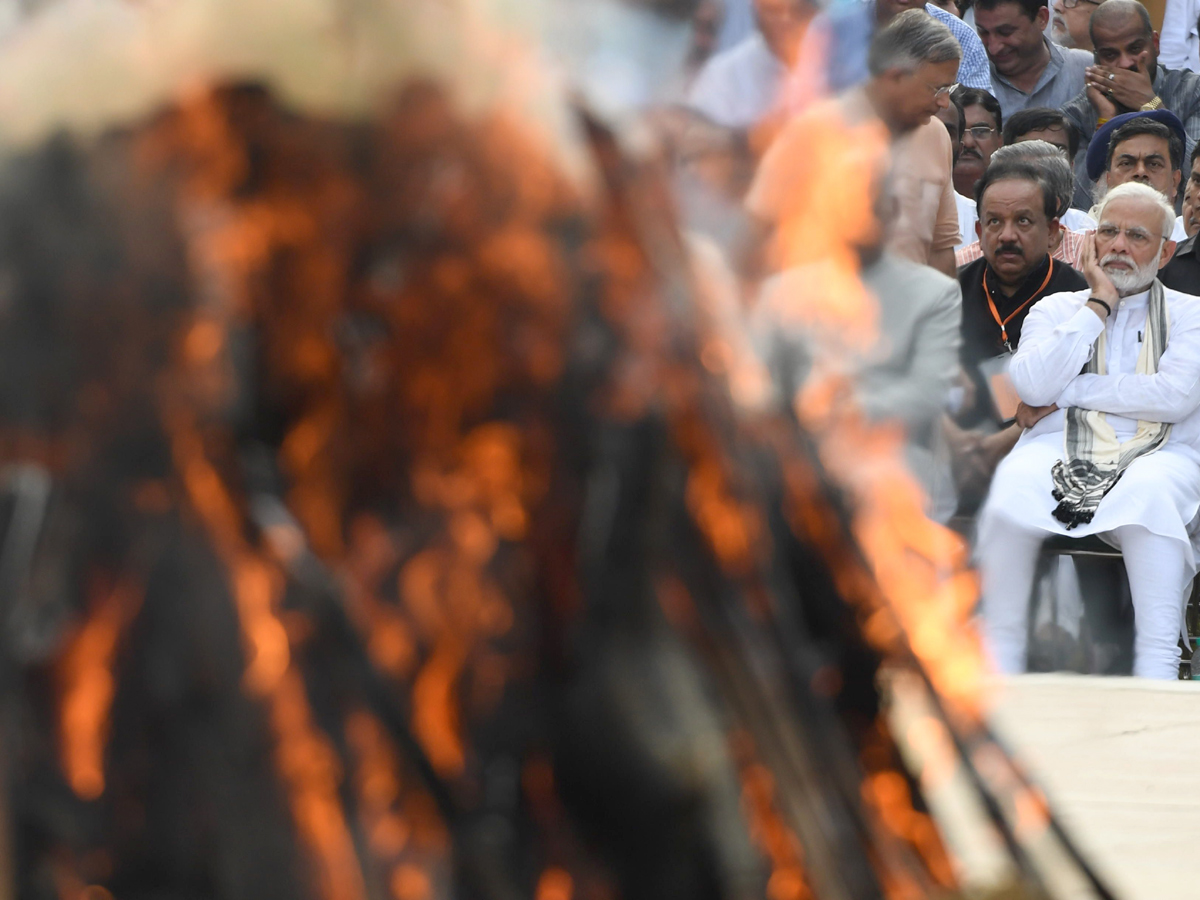 Atal Bihari Vajpayee's funeral Photo Gallery - Sakshi1