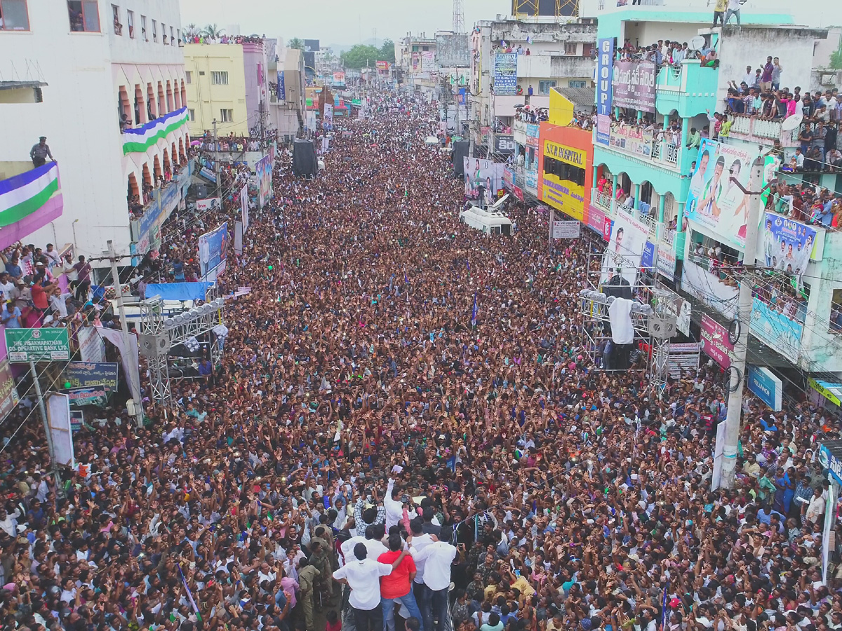 PrajaSankalpaYatra 239th Day at Narsipatnam Photo Gallery - Sakshi2