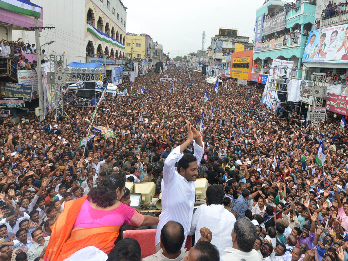 PrajaSankalpaYatra 239th Day at Narsipatnam Photo Gallery - Sakshi6