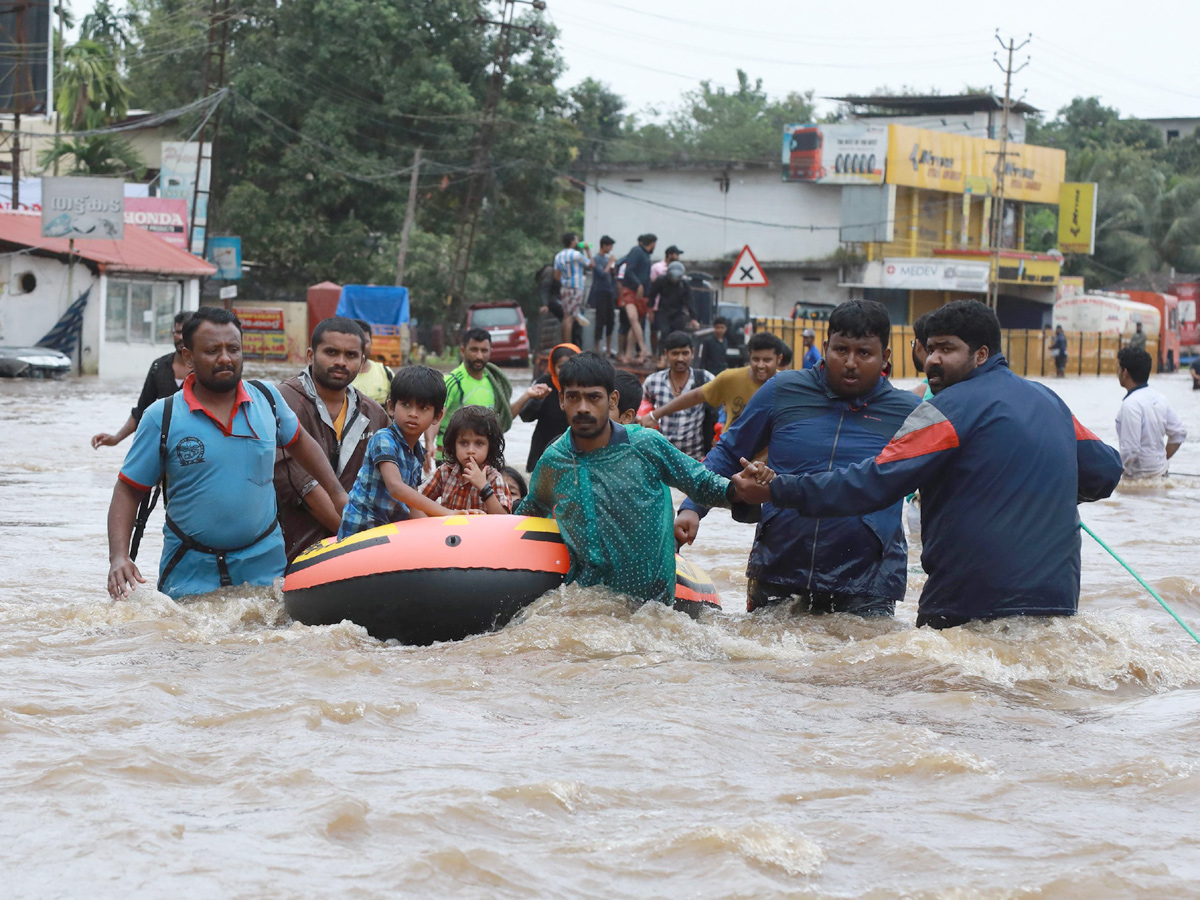 Kerala floods Photo Gallery - Sakshi36