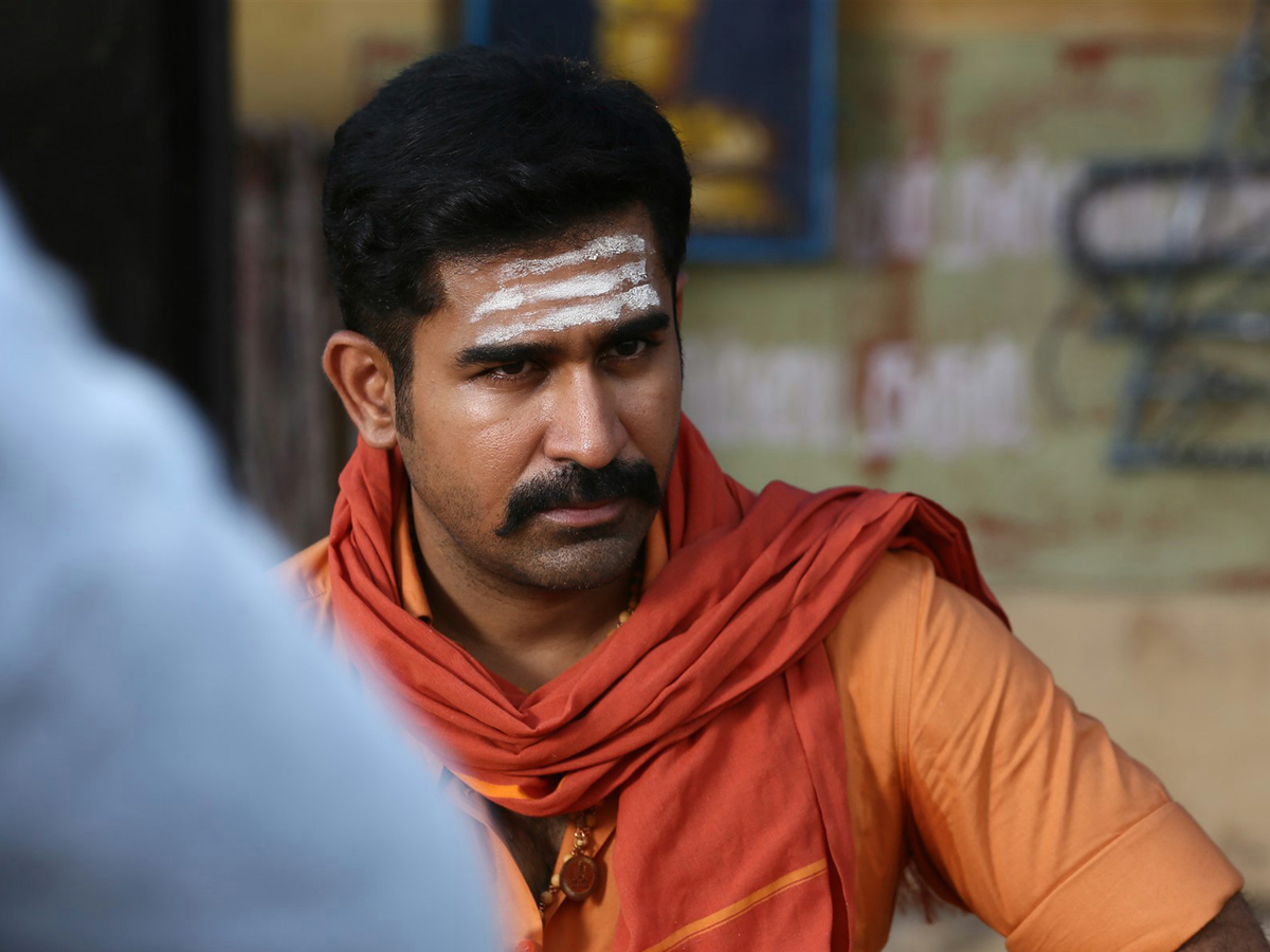 Roshagadu Movie Stills Photo Gallery - Sakshi6