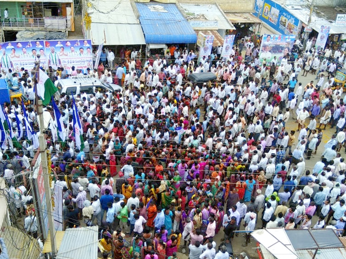 yv subba reddy praja pada yatra sixth day - Sakshi9