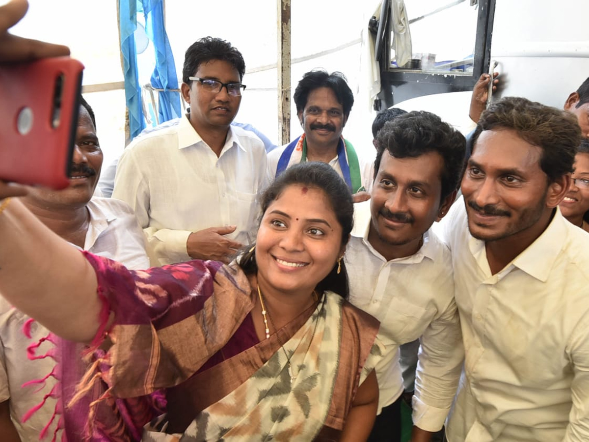 Ys jagan padayatra photo gallery - Sakshi30