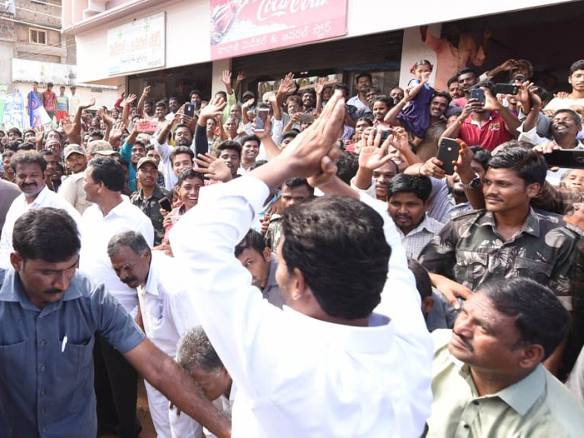 Ys jagan padayatra photo gallery - Sakshi5