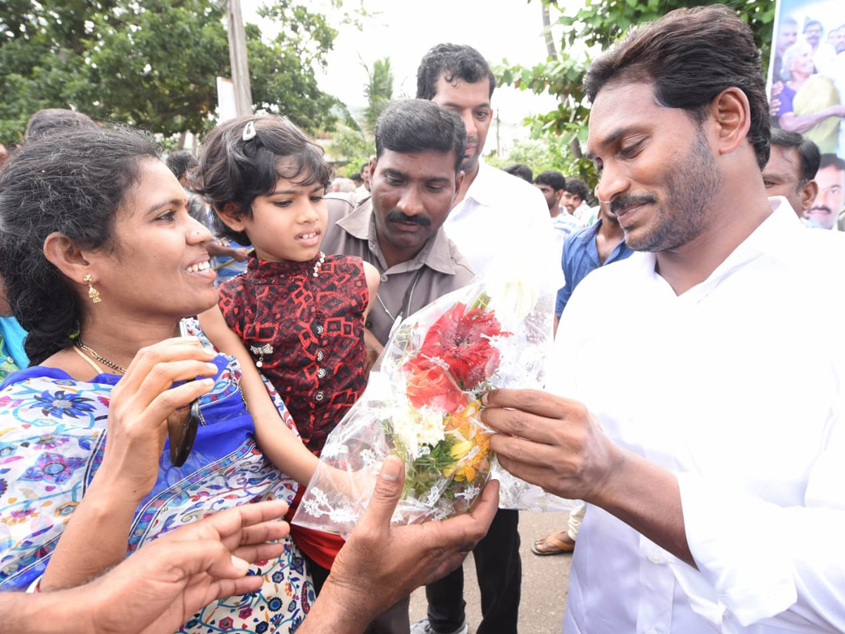 Ys jagan padayatra photo gallery - Sakshi1