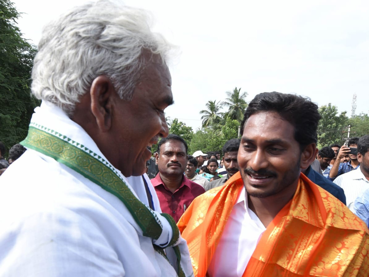 Ys jagan padayatra photo gallery - Sakshi12