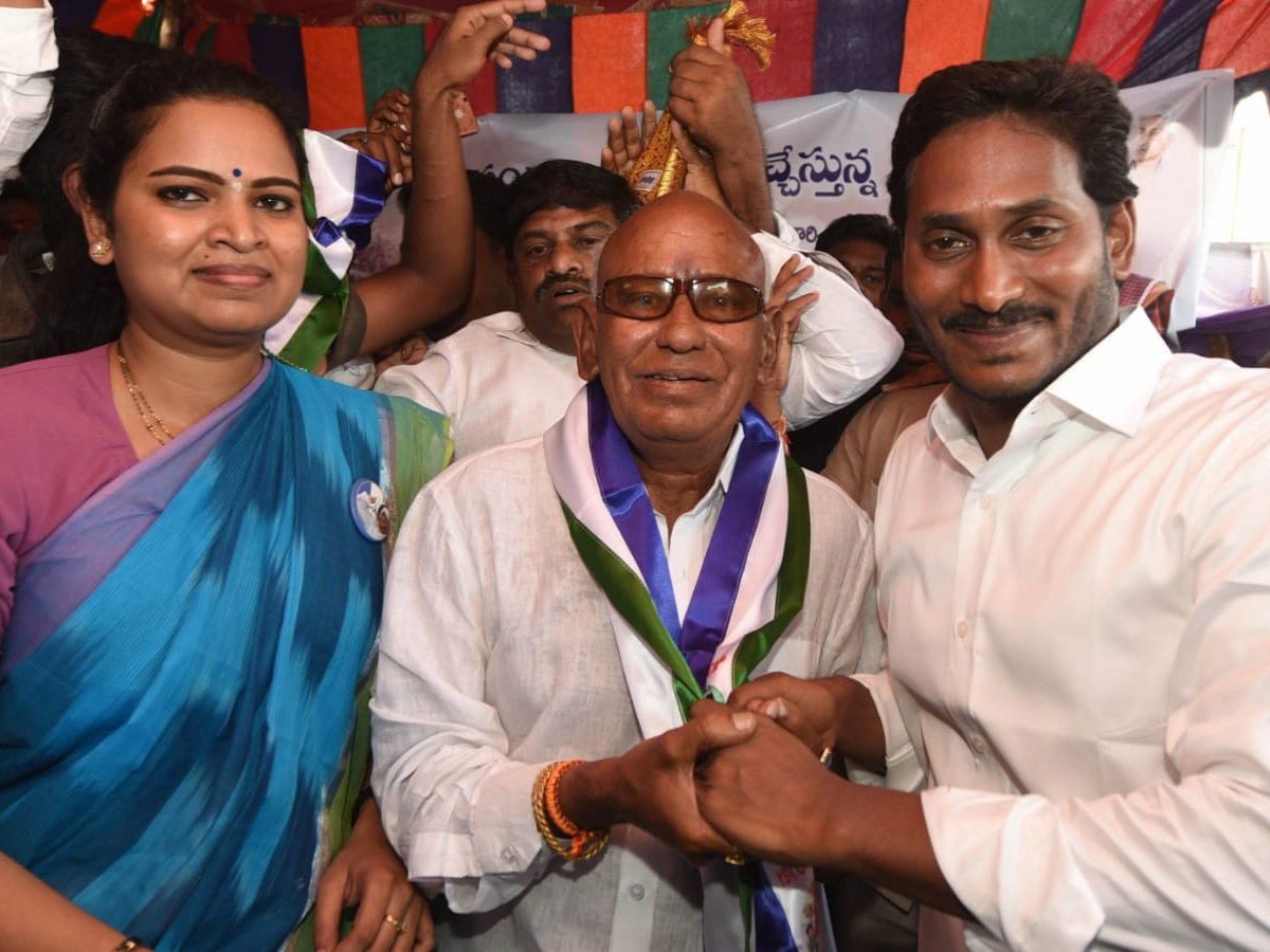 Ys jagan padayatra photo gallery - Sakshi13