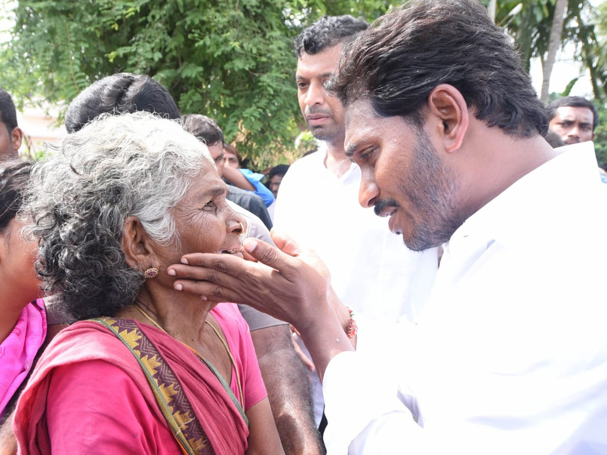 Ys jagan padayatra photo gallery - Sakshi2