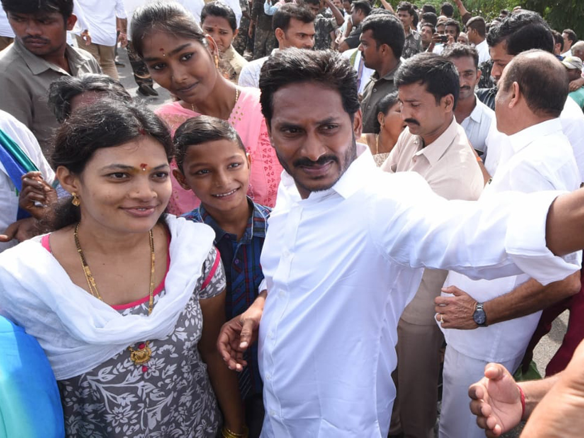 Ys jagan padayatra photo gallery - Sakshi3