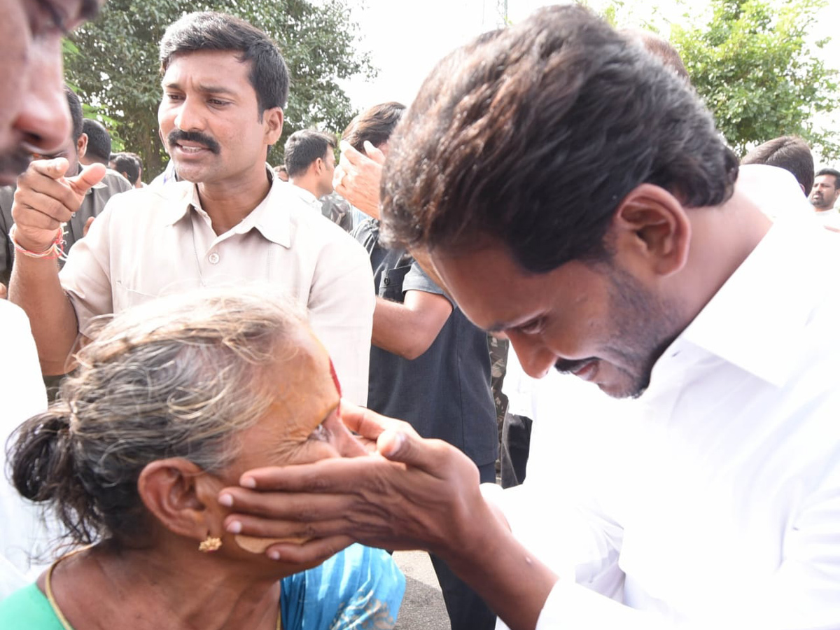 Ys jagan padayatra photo gallery - Sakshi4
