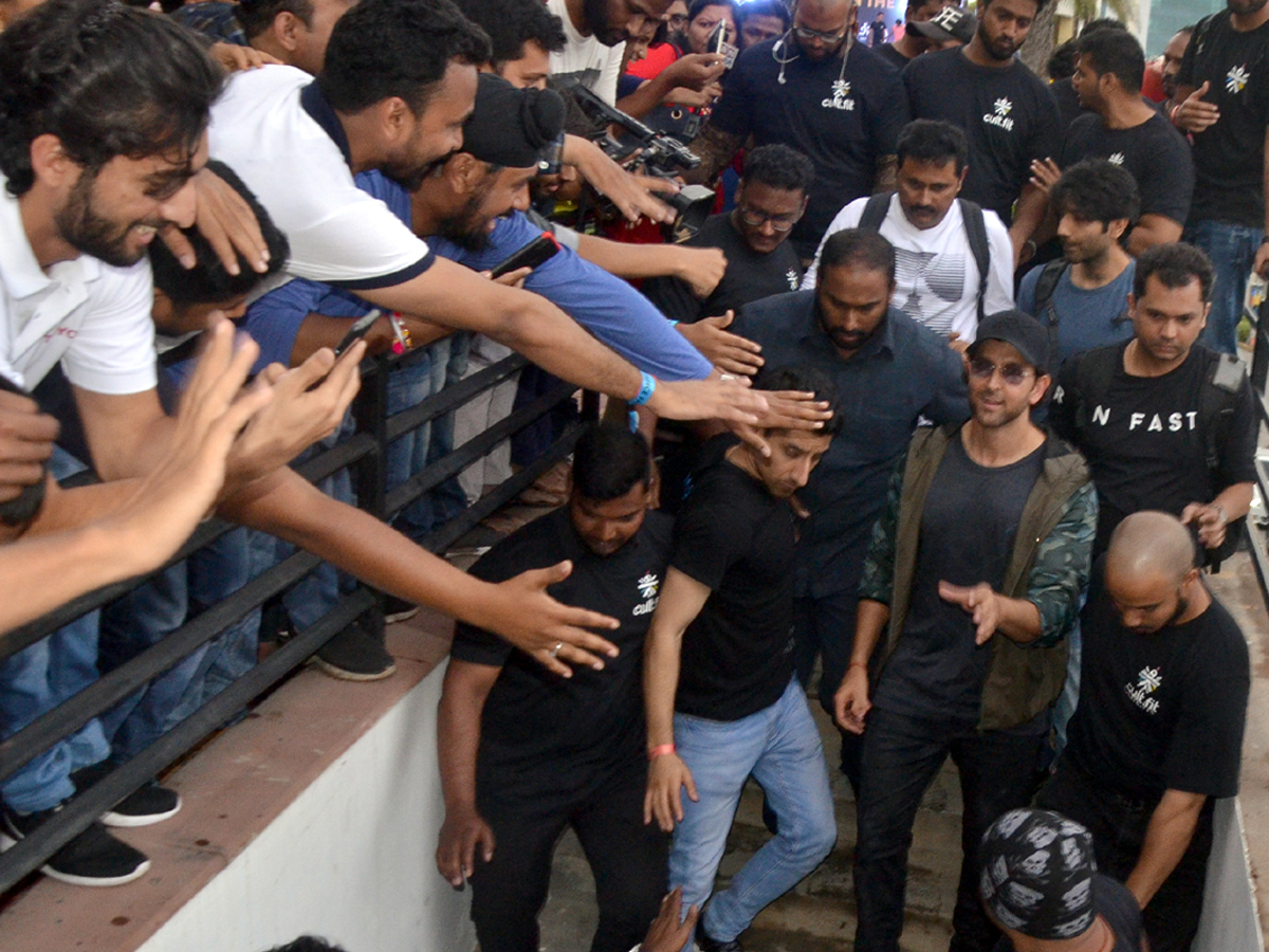 Hrithik Roshan In Hyderabad Photo Gallery - Sakshi7