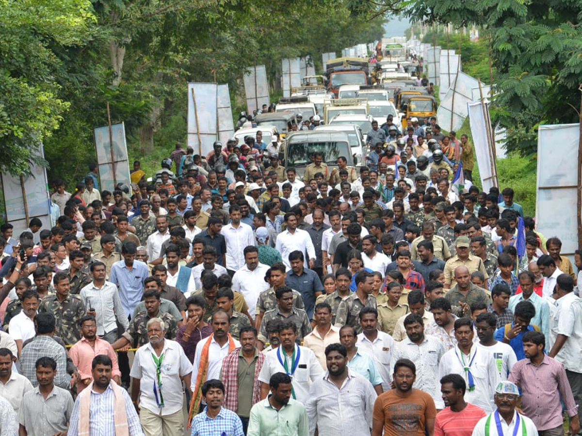 YS Jagan Prajasankalpayatra 247th Day Starts in Atchutapuram - Sakshi20