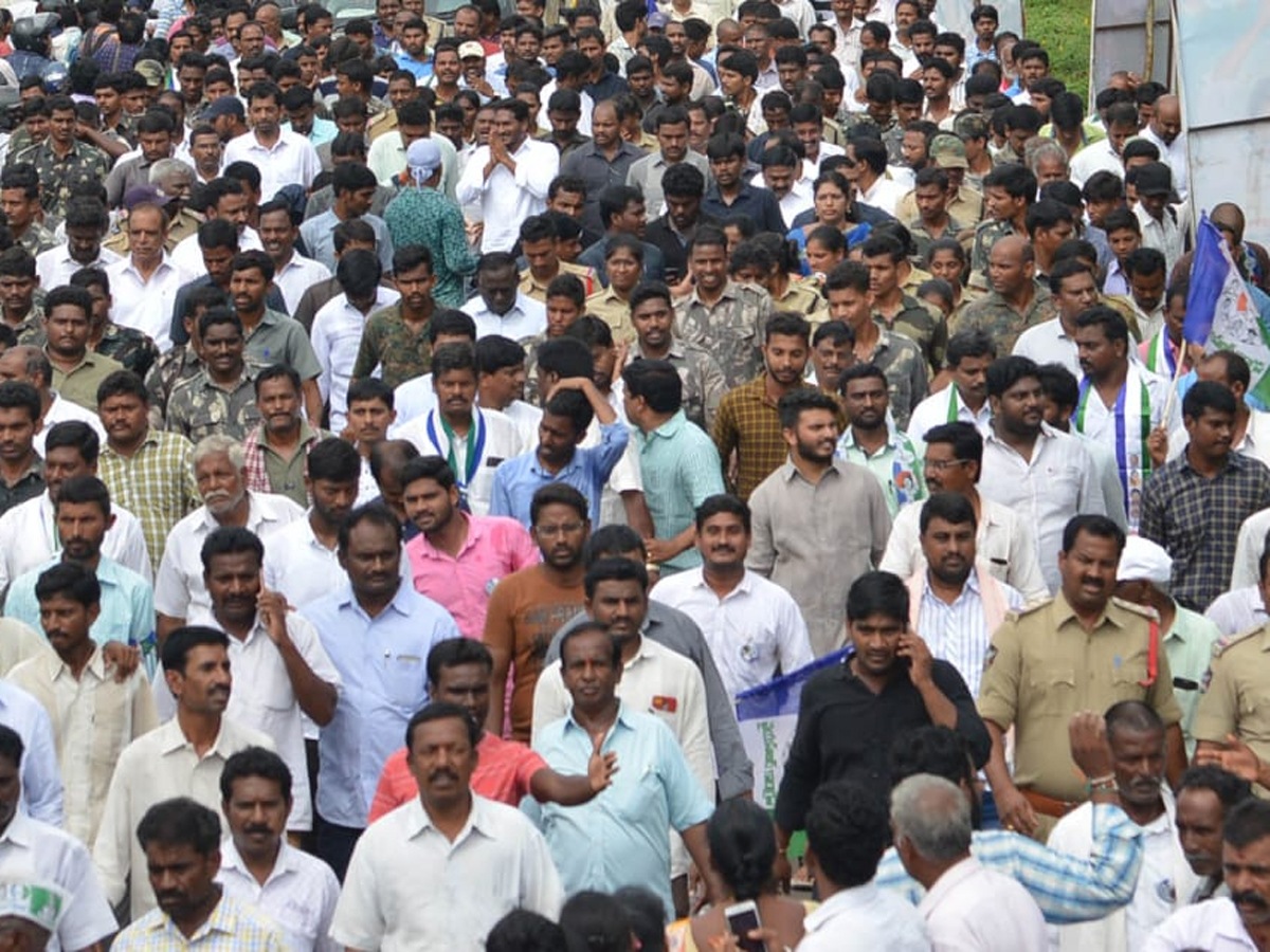 YS Jagan Prajasankalpayatra 247th Day Starts in Atchutapuram - Sakshi22
