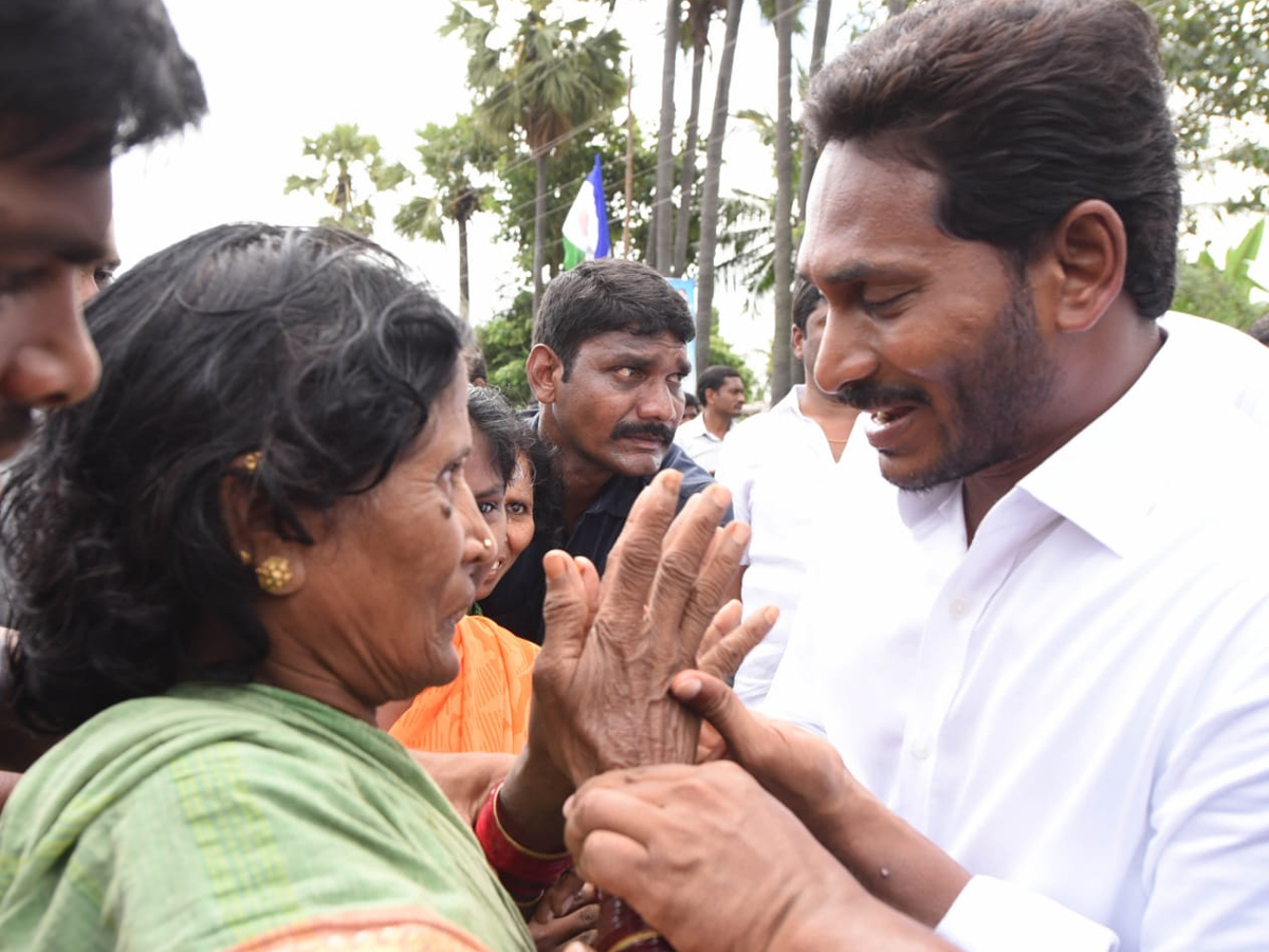 YS Jagan Prajasankalpayatra 247th Day Starts in Atchutapuram - Sakshi6