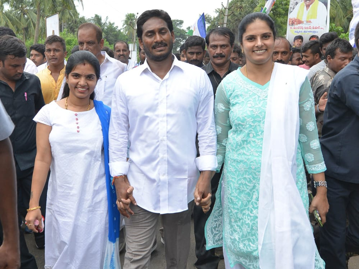 YS Jagan PrajaSankalpaYatra 249th Day Photo Gallery - Sakshi20