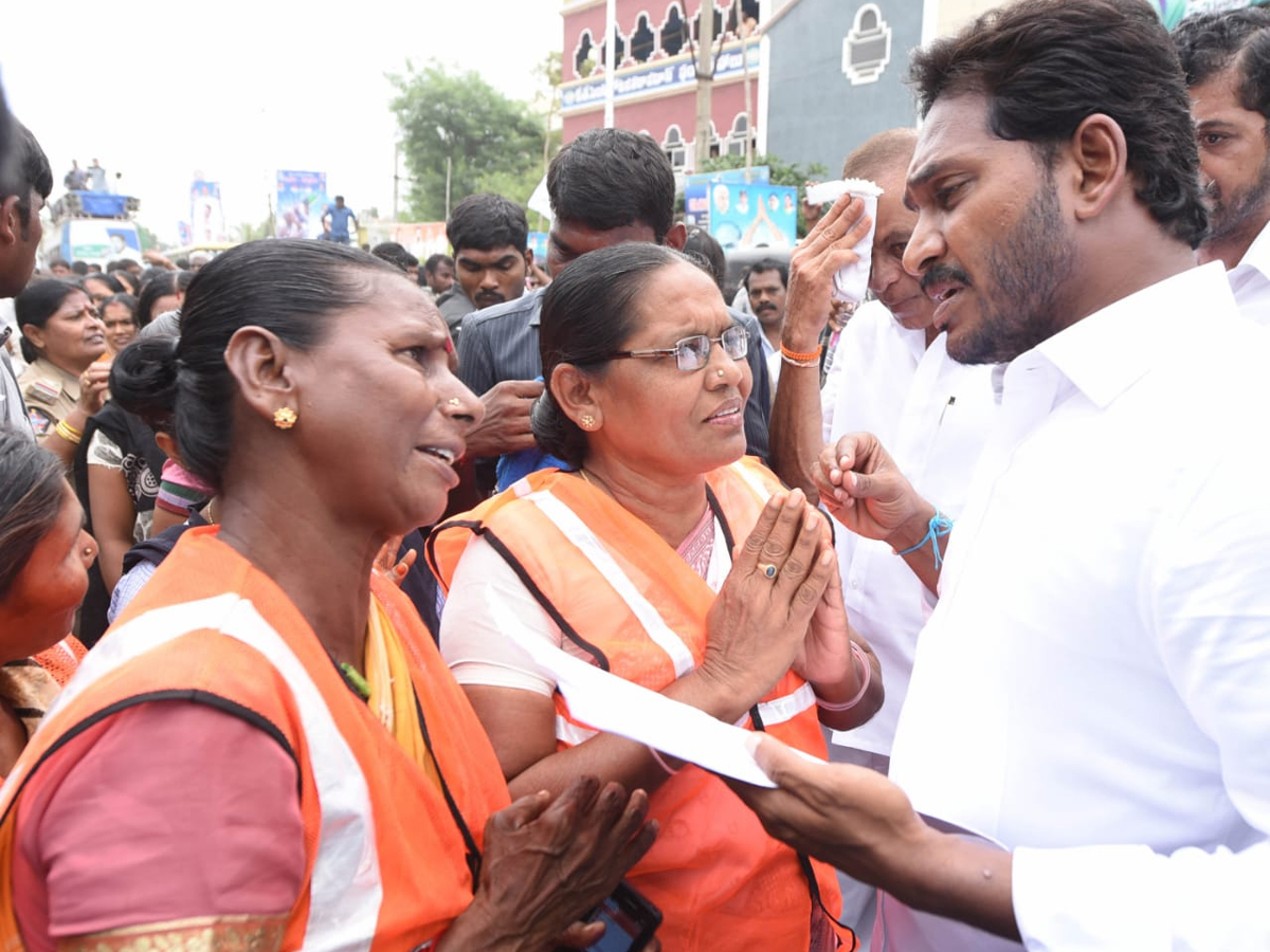 YS Jagan PrajaSankalpaYatra 249th Day Photo Gallery - Sakshi4
