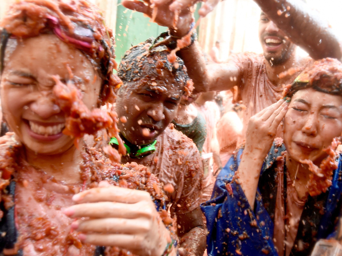 Tomatina festival in spain Festival Photo Gallery - Sakshi11