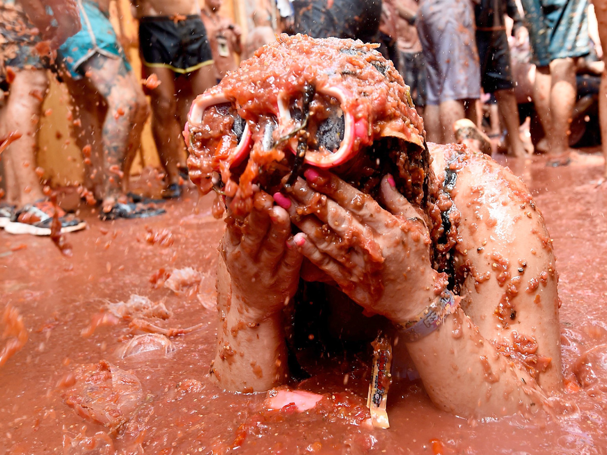 Tomatina festival in spain Festival Photo Gallery - Sakshi7
