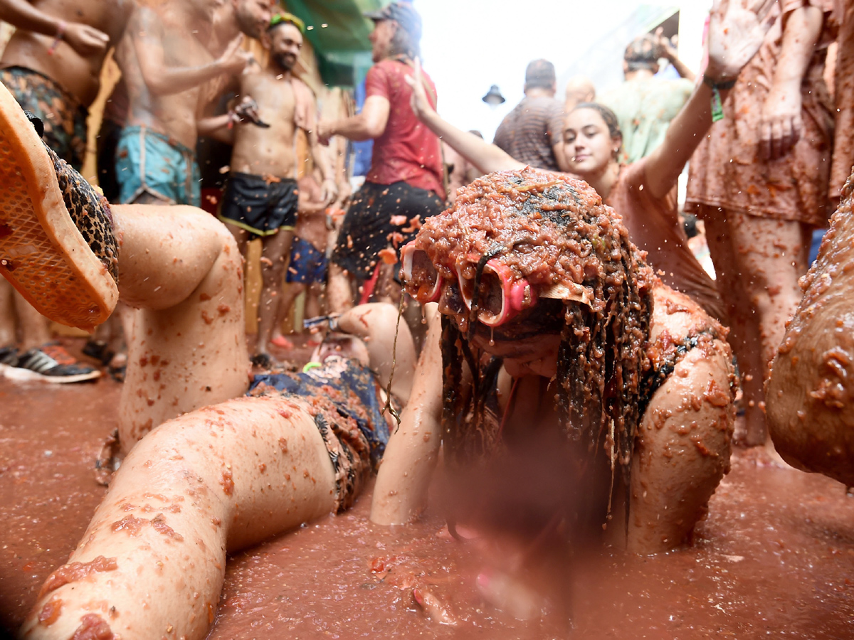 Tomatina festival in spain Festival Photo Gallery - Sakshi8