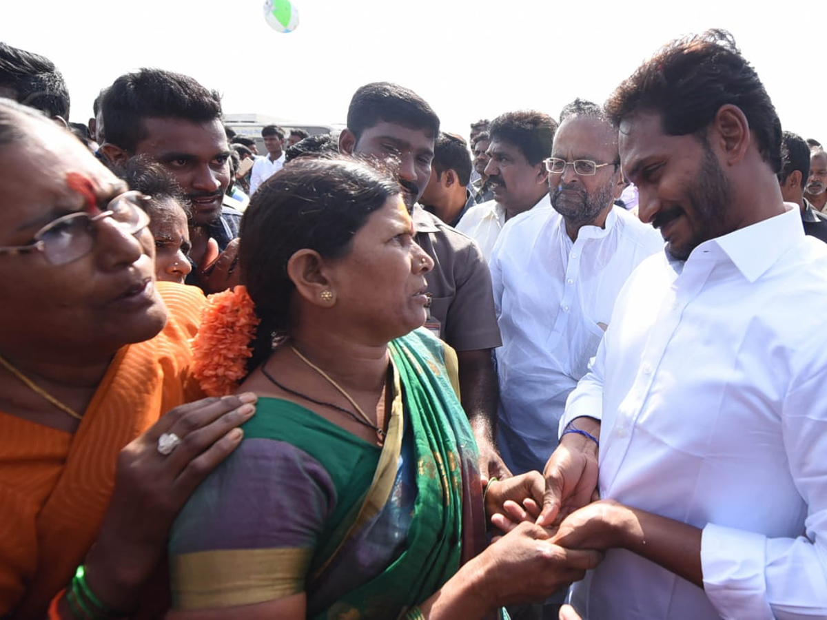 YS Jagan PrajaSankalpaYatra Day 229 Starts From Durgada - Sakshi1