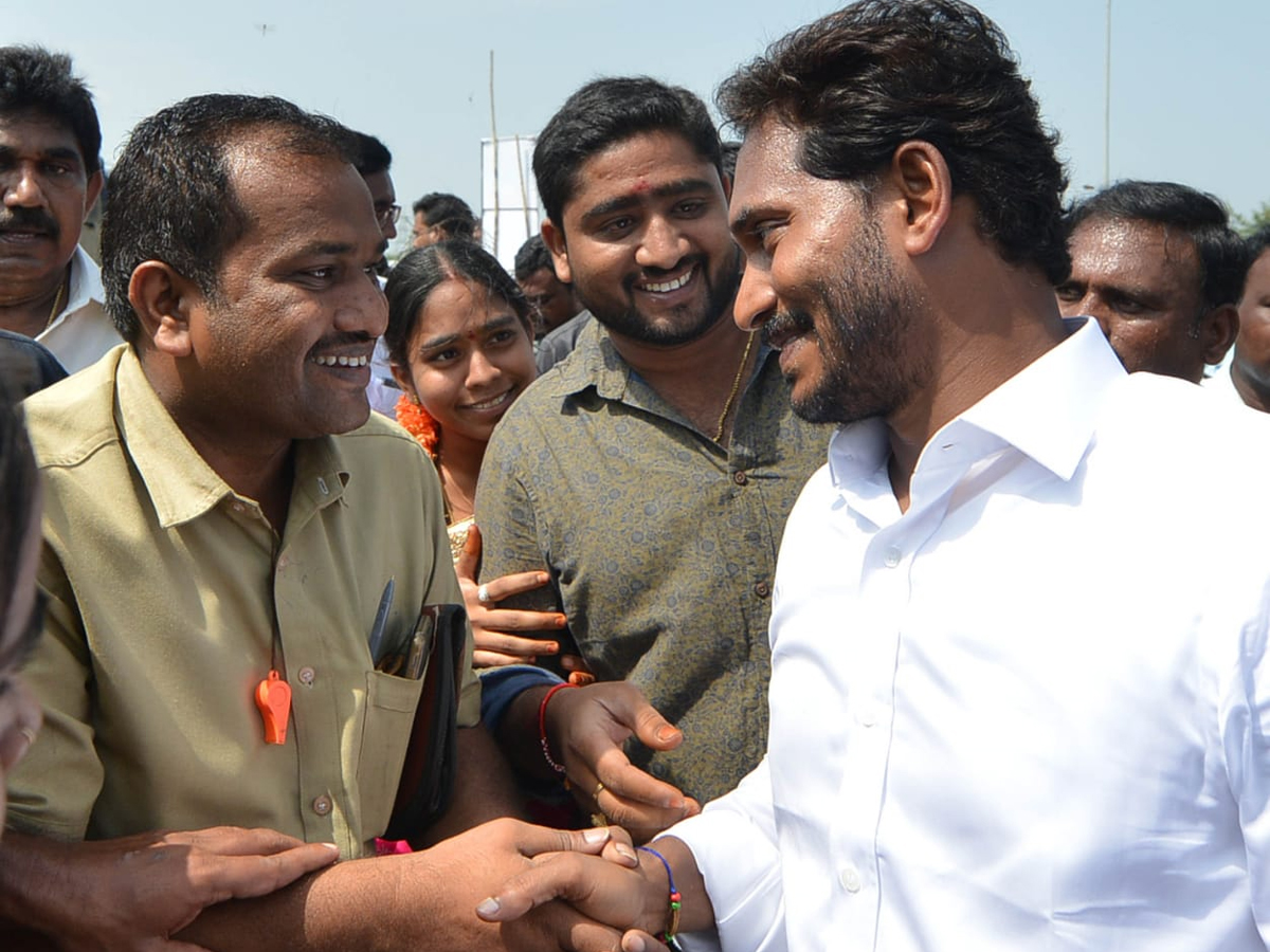 YS Jagan PrajaSankalpaYatra Day 229 Starts From Durgada - Sakshi20